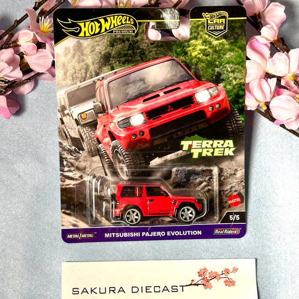 1/64 Hot Wheels Car Culture - Terra Trek - Mitsubishi Pajero Evolution