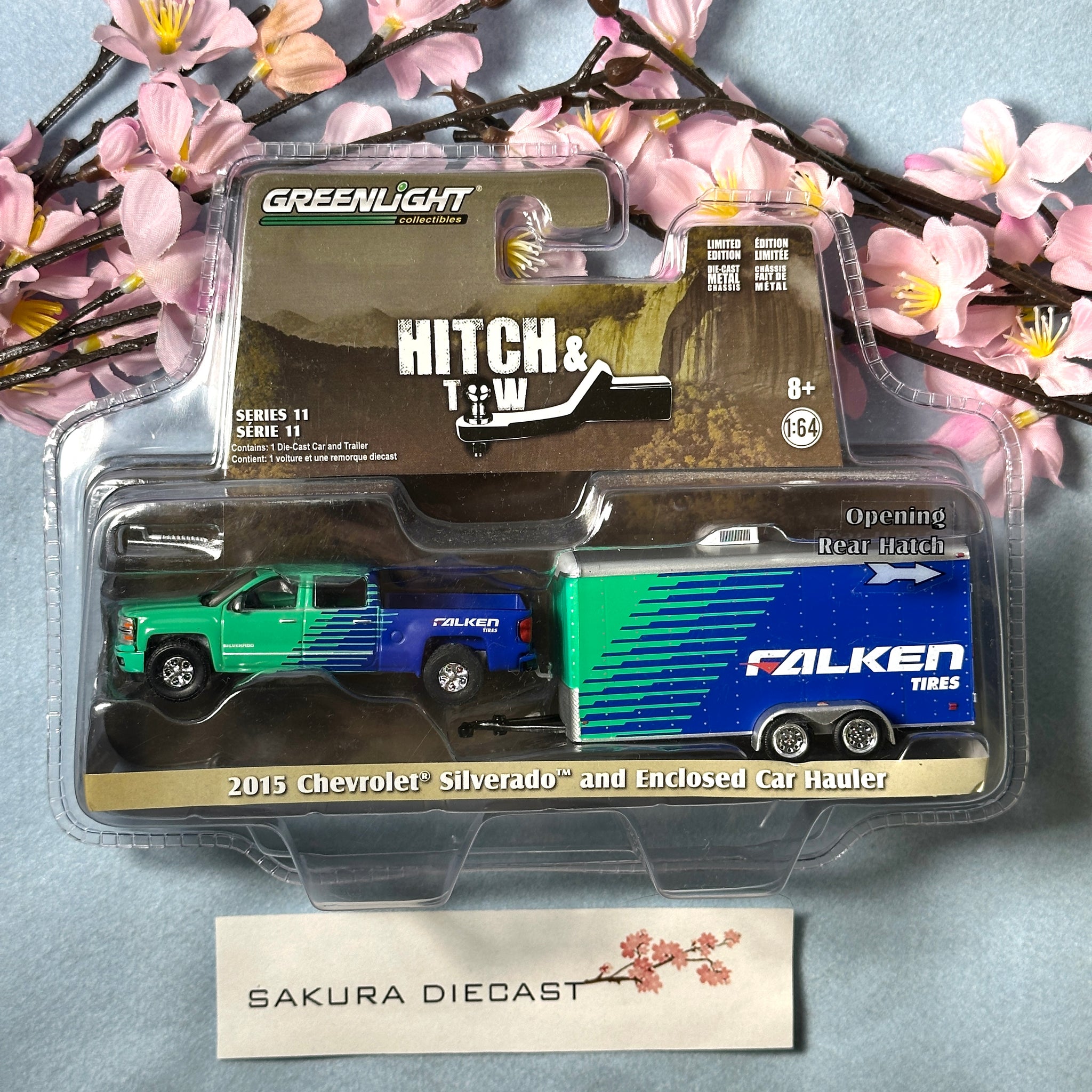 1/64 Greenlight Hitch & Tow - 2015 Chevrolet Silverado and