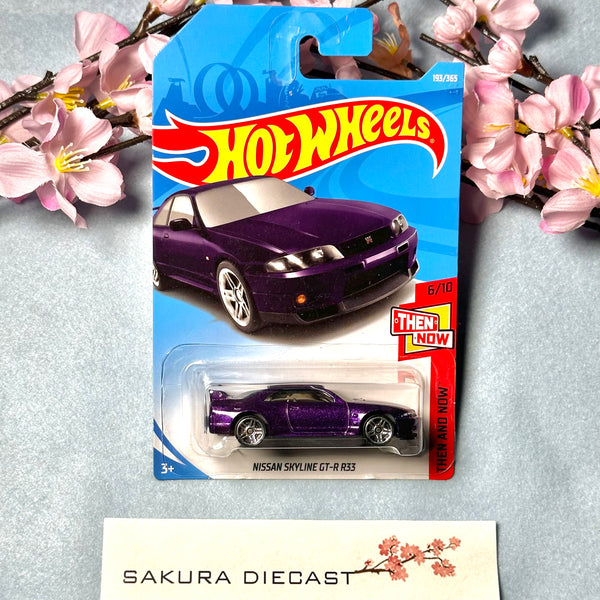 1/64 Hot Wheels Nissan Skyline GT-R R33 (purple)