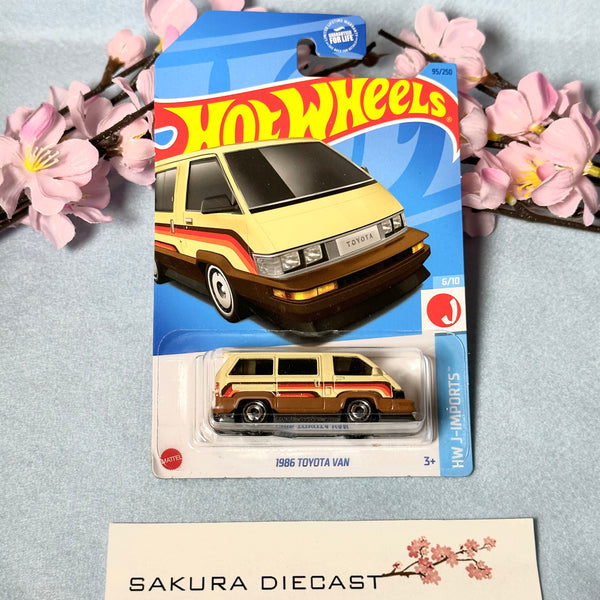 1/64 Hot Wheels 1986 Toyota Van Town Ace (tan)
