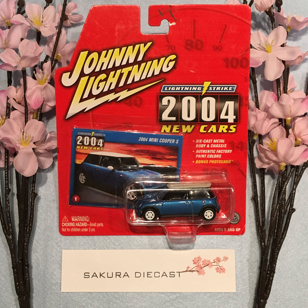 1/64 Johnny Lightning 2004 Mini Cooper S