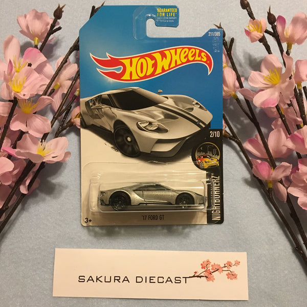 1/64 Hot Wheels ‘17 Ford GT (silver)