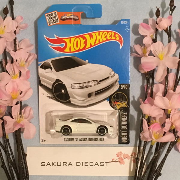 1/64 Hot Wheels Custom ‘01 Acura Integra GSR (white)