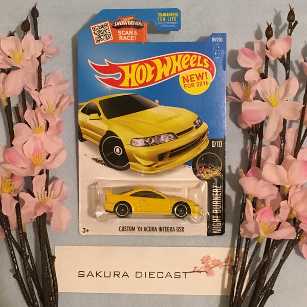 1/64 Hot Wheels Custom ‘01 Acura Integra GSR (yellow)