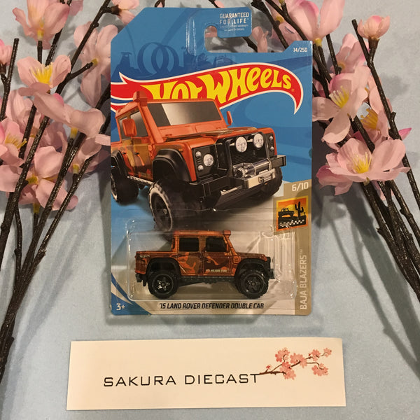 1/64 Hot Wheels ‘15 Land Rover Defender Double Cab (copper)