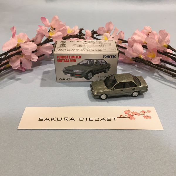1/64 Tomica Limited Vintage Neo Toyota Corolla 1600GT (grey)