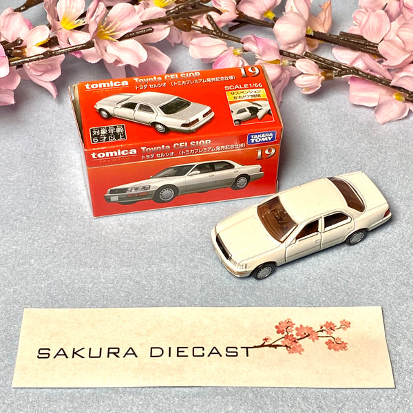 1/64 Tomica Premium Toyota Celsior (white)