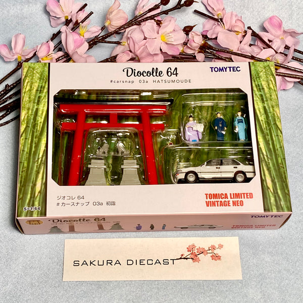 1/64 Tomica Limited Vintage Neo DioColle Hatsumoude Toyota Corolla